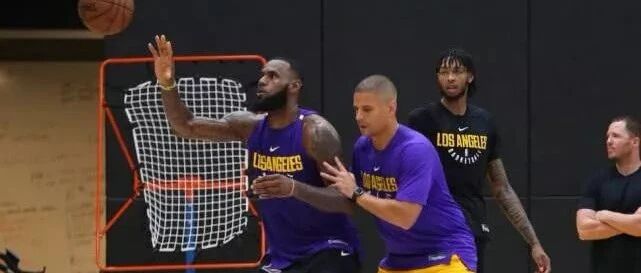 这一技能帮助詹姆斯健健康康的多打了5个赛季！