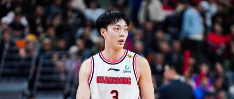 CBA不让打，教练非让下场打游戏！？罪魁祸首找到了！