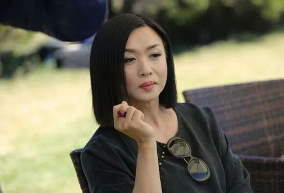 金星28岁变性,两度离婚领养3个孩子,网友:仍是娱乐圈传奇