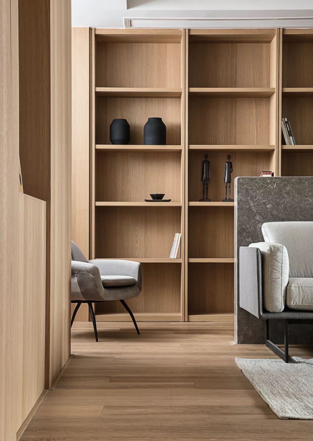 高级灰+原木色=纯粹