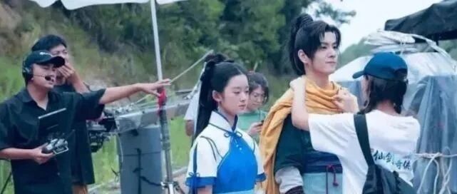 14岁童星成女主专业户，被杨幂力捧和热巴搭戏，现出演新版赵灵儿！