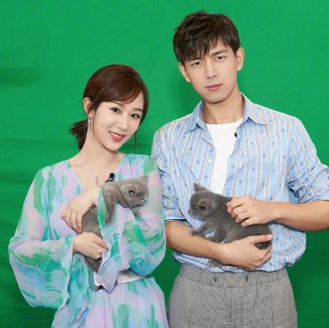 杨紫李现晒结婚照官宣？婚礼现场曝光，偷偷撒糖也太甜了吧……