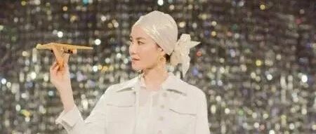 姐弟恋修成正果？50岁王菲首次公开谈结婚，被疑和谢霆锋好事将近