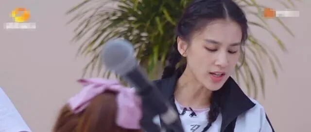 黄圣依是怎么做到一出场就被群嘲的？