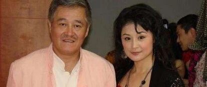 《乡村爱情》“谢大脚”于月仙突发意外世！赵本山已连失7员大将，其中两位去世方式离奇！