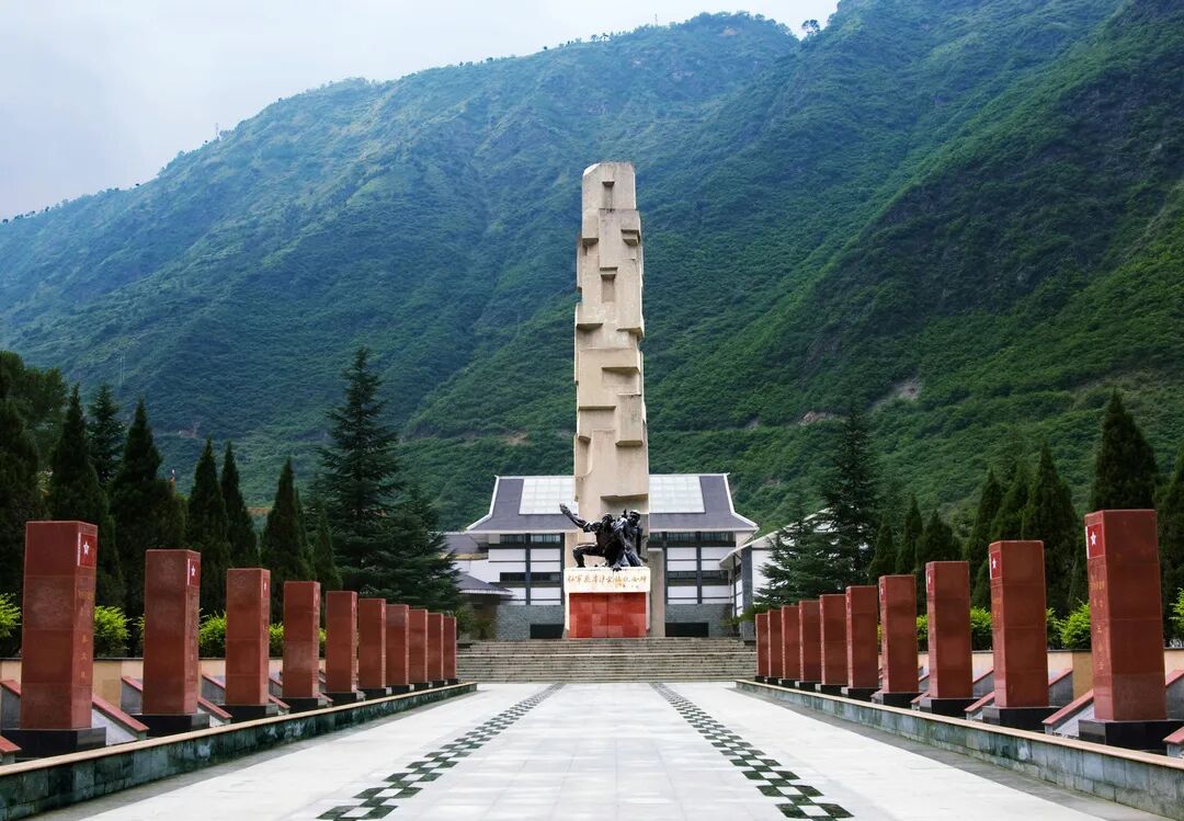 带上这份攻略领略红色名城泸定的魅力