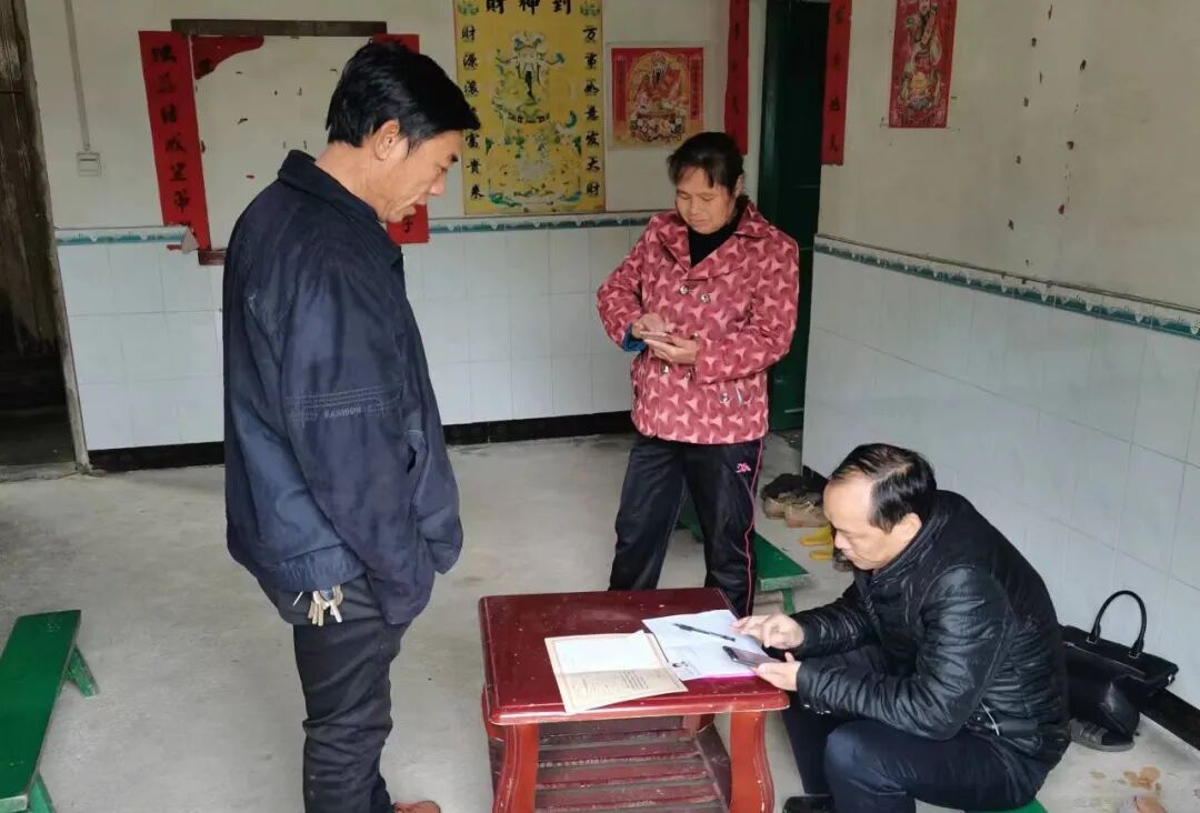 全州绍水镇桐油村驻村第一书记杨迪祯身体力行建设大山