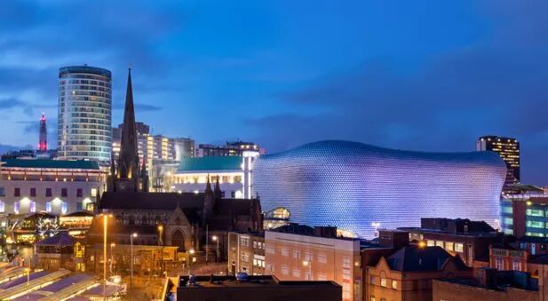 英国留学的生活费花费_英国留学机构前十名_英国留学费用下降的原因