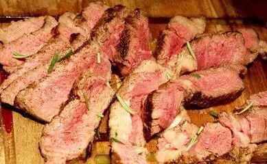 微波炉可用金属容器_微波炉为什么不能用金属器皿_微波炉可以用金属器具吗