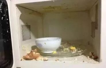 微波炉为什么不能用金属器皿_微波炉可以用金属器具吗_微波炉可用金属容器