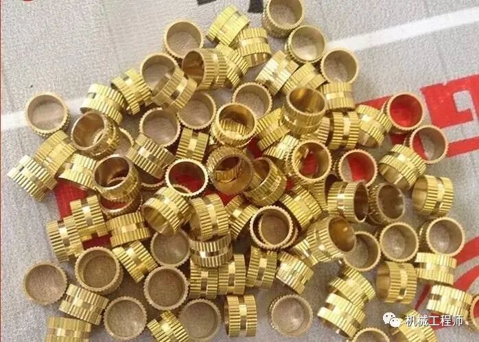 【专业积累】塑料件镶入螺母的设计，你会吗？的图1