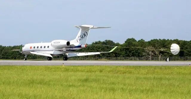 【见多识广】C919身后为何开出一朵伞花？关键时刻保命，让国产飞机更安全的图3