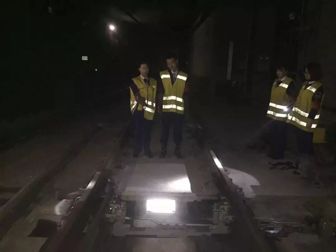 【见多识广】地铁列车有没有方向盘？是如何转弯的？的图9