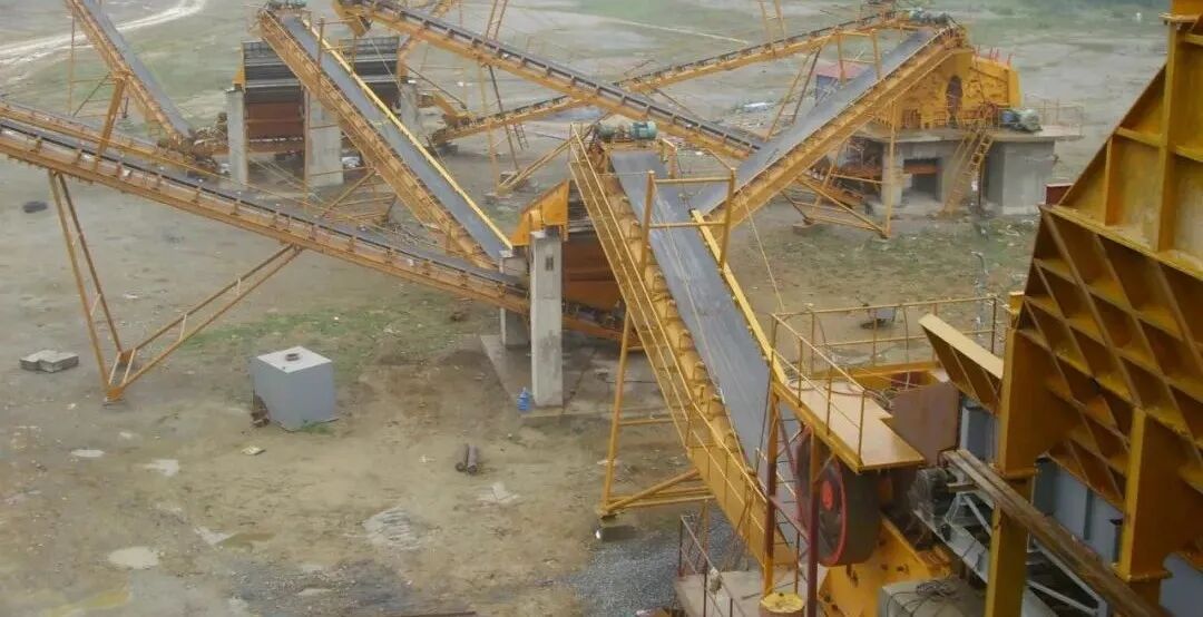 干货满满（采石场设备有哪些）露天矿山和小型露天采石场，(图15)