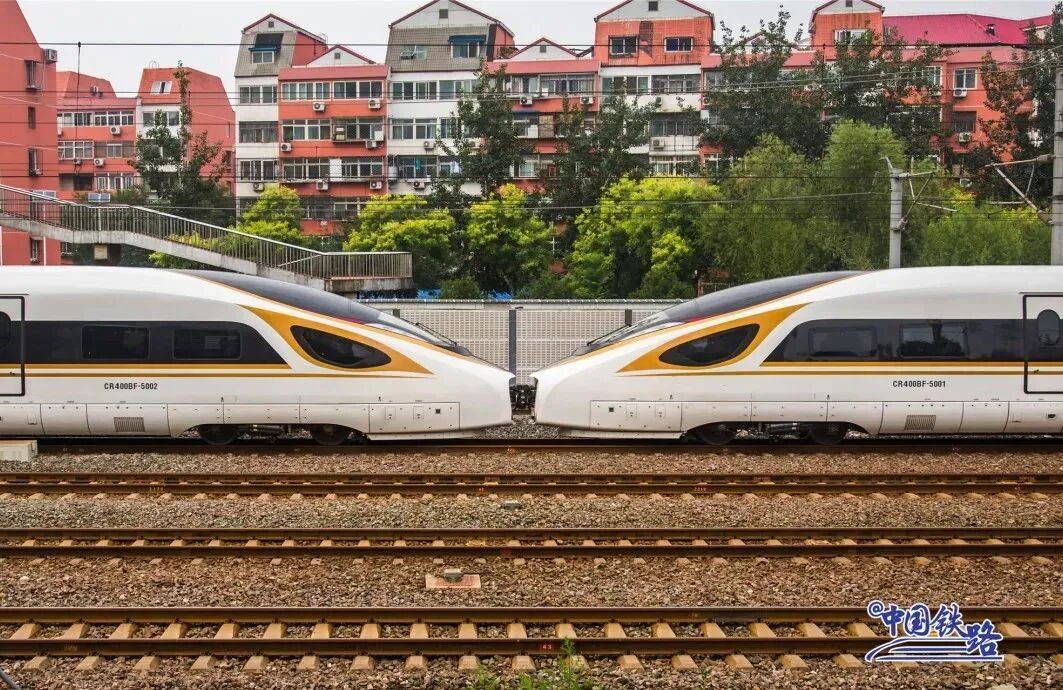 【5/24更新】速度达350km/h的高铁，这样牵着跑难道不脱节？的图6