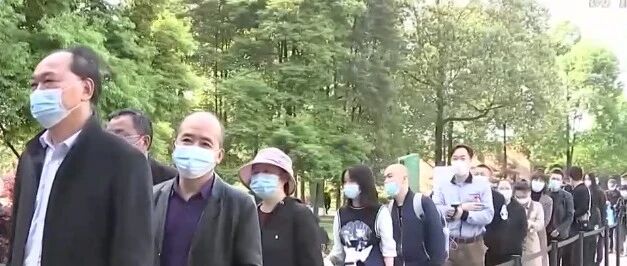 人人从从众!重现火爆!景区门口大排“长龙”!连景区文创都卖断货了