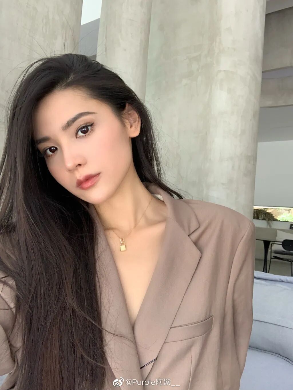 无论再怎么模仿,终究是莞莞类卿?