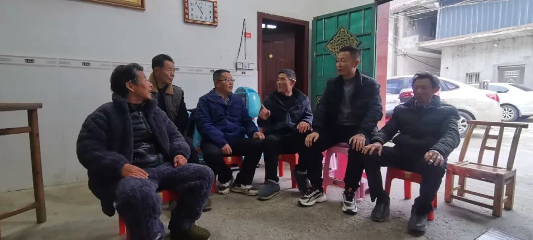 人大代表履职风采土塘杨世松躬身笃行践初心履职尽责担使命