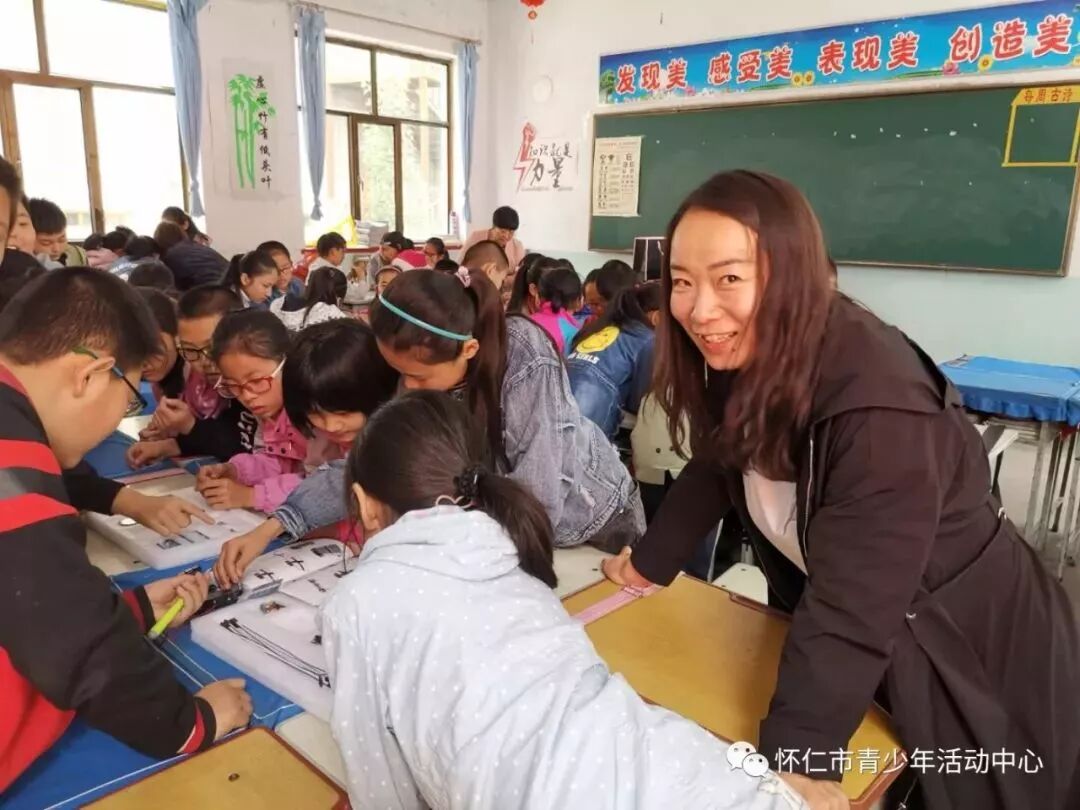 百闻不如一见：科技教育进校园系列活动——怀仁市青少年活动中心