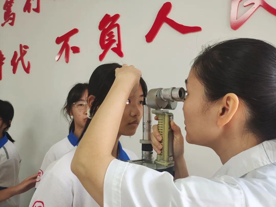 视力检查.jpg