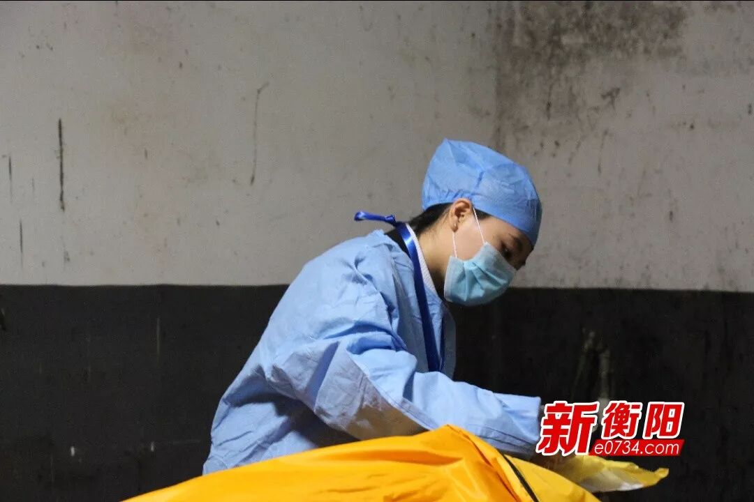 娄底90后美女遗体化妆师:遗体化妆师也只是普通职业