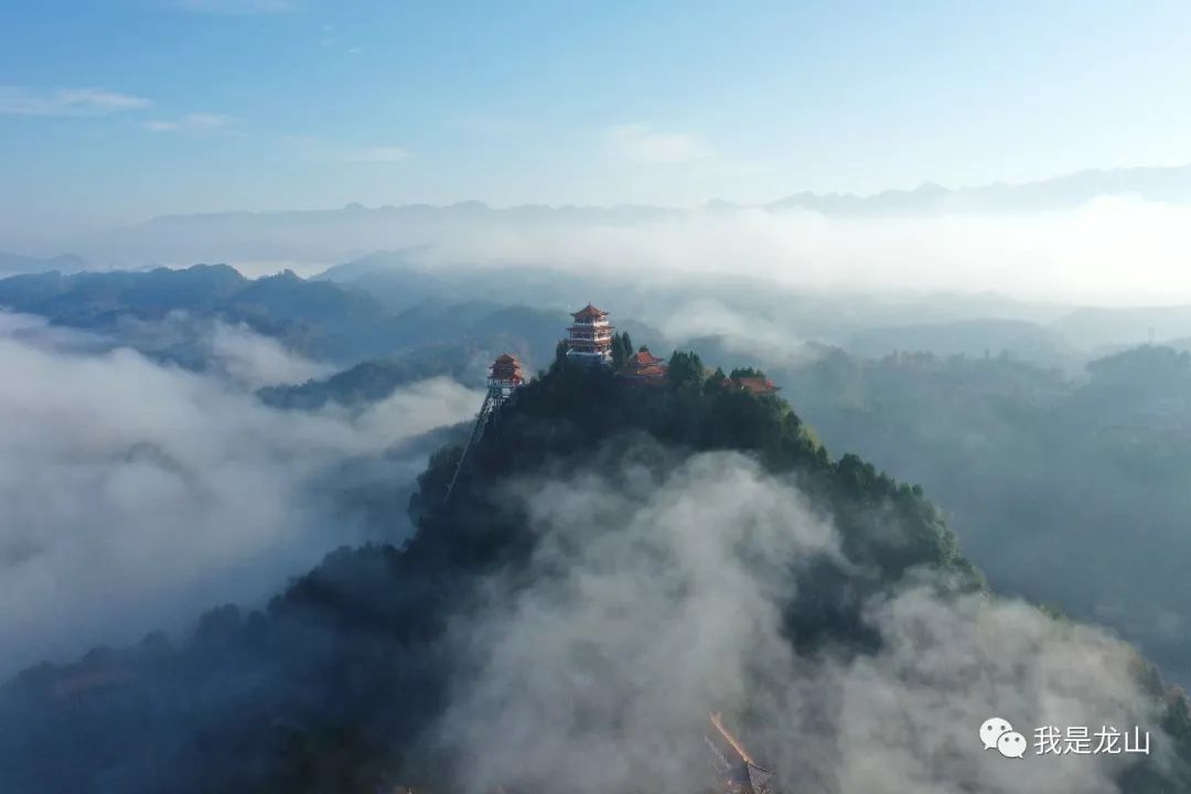 龙山县首届旅游发展大会暨第八届中国龙山舍巴日活动举行