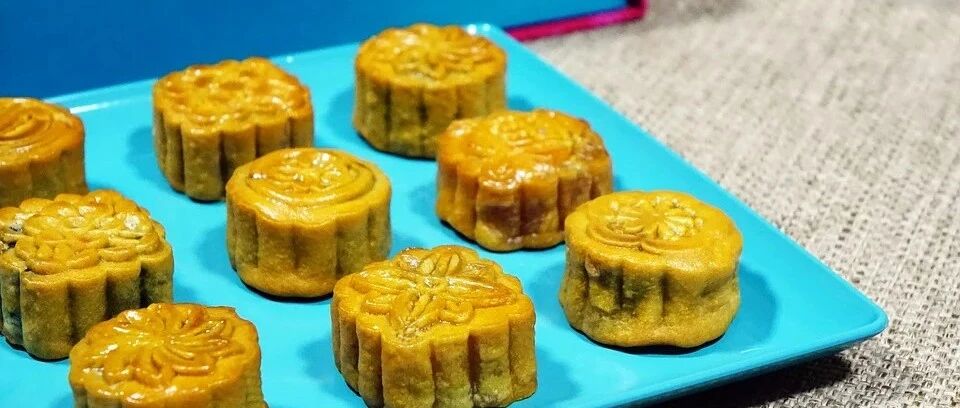 喝着饮料吃月饼，中秋节，你的糖分超了吗？