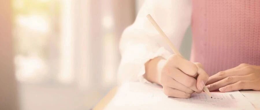 “读百年卫生英模人物 践红色传承医者初心”征文启事