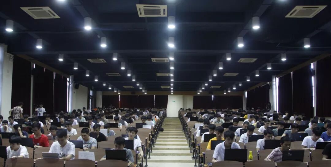 白云技校信息工程系“蓝盾杯”计算机网络技术竞赛创新突破-广东技校排名网