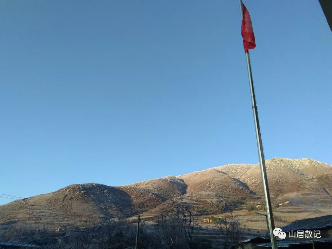 我是远离家乡的游子，我也是在寻找自己存在价值的一个独立的人。