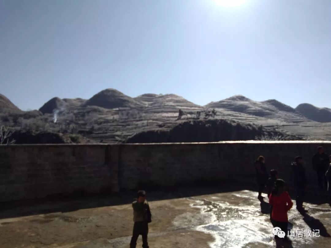 我是远离家乡的游子，我也是在寻找自己存在价值的一个独立的人。