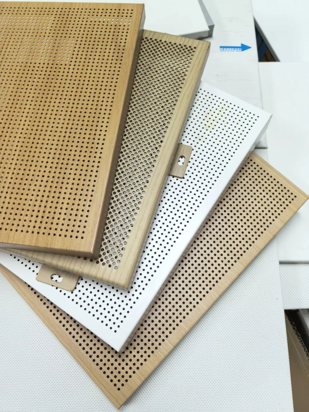 铝穿孔吸音板.jpg