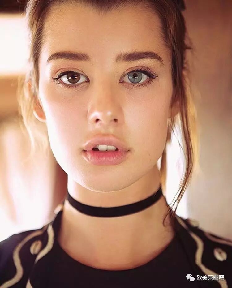 天生双色瞳孔不可思议的嫩模sarahmcdaniel