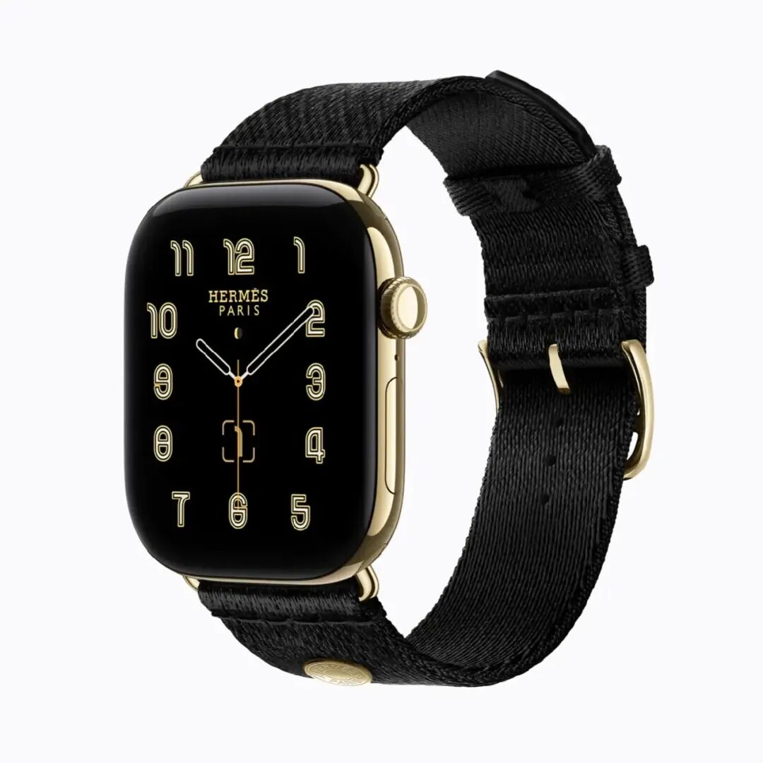 延续至今的 Apple Watch Hermès。（图源 Apple 官网）