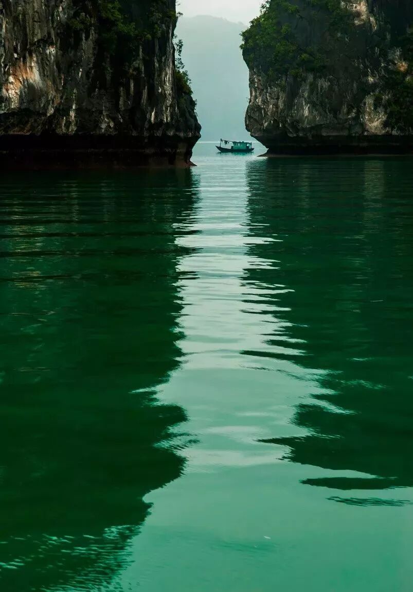 摄影协会         另一个我们可以努力平衡图像的地方是使用光和影