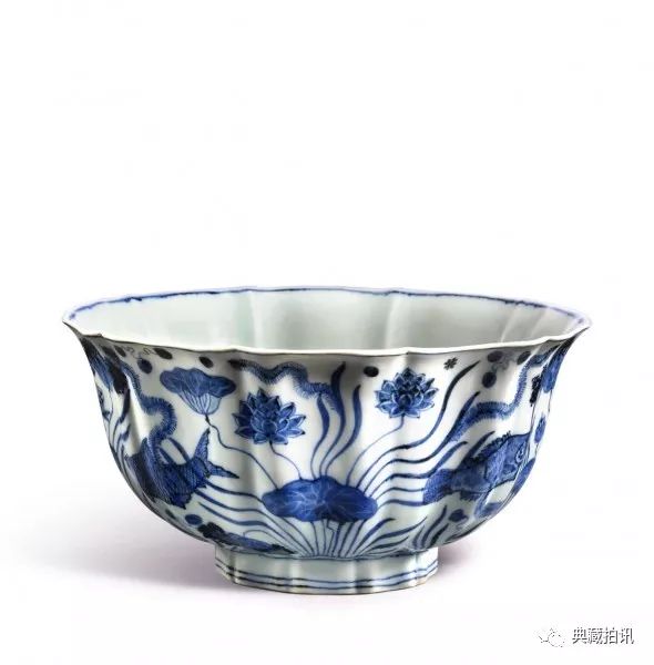 中国南部　明朝　青花魚藻文大皿　I14-2 明朝 青花魚藻文皿 | 骨董と詩学 Antique & Poetics | 蛇韻律