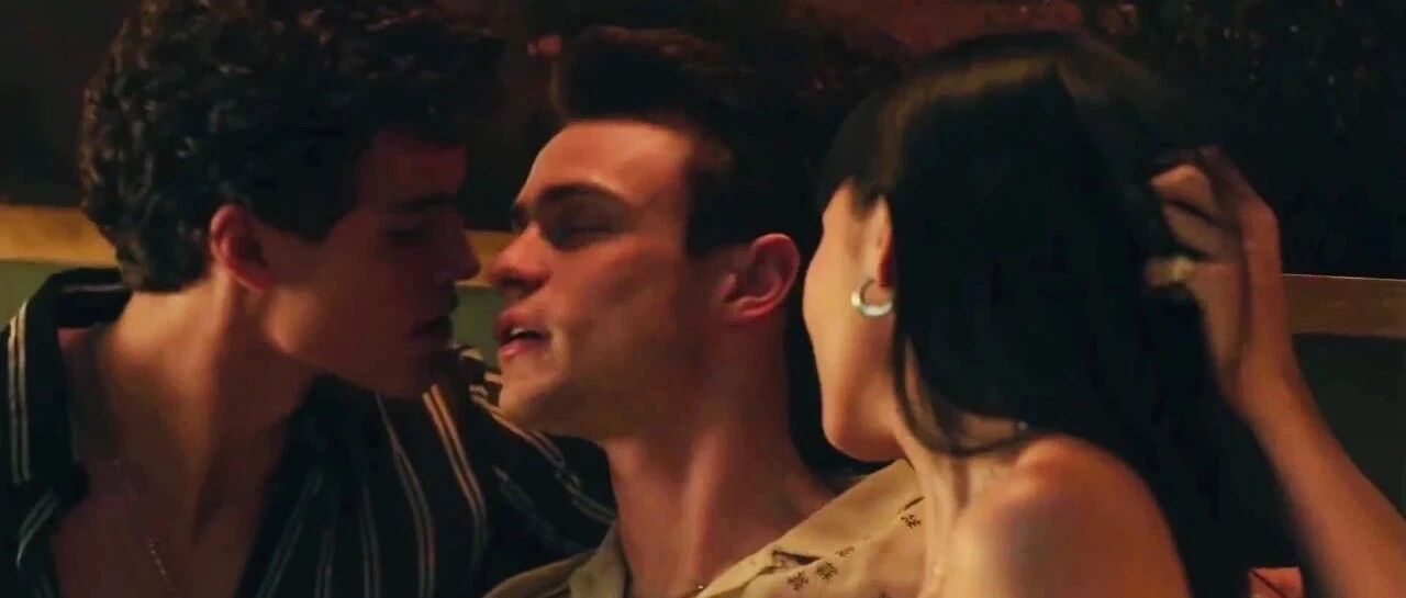 笑死，撕逼经典惨变4分烂片