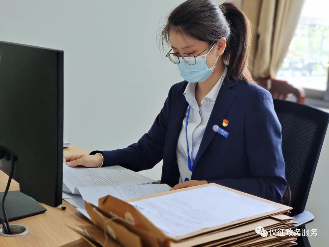 仪征最美政务人郑玥笃行实干勇担当