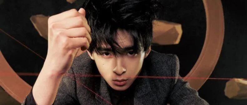 伞兵登上《时尚先生》封面，电竞选手出圈如何助长联盟生态价值？