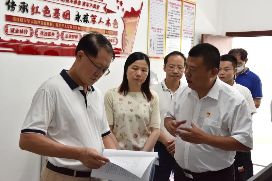 汕头市市长曾风保,副市长蔡永明,市政府副秘书长黄晓欢,市退役军人