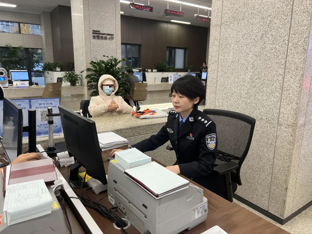 【连心警务】首例!高新政务综合服务大厅成功办结新生儿出生“一件事一次办”落户业务 【连心警务】首例!高新政务综合服务大厅成功办结新生儿出生“一件事一次办”落户业务