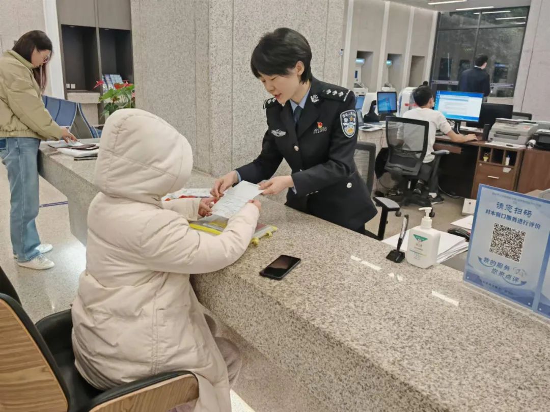 【连心警务】首例！高新政务综合服务大厅成功办结新生儿出生“一件事一次办”落户业务