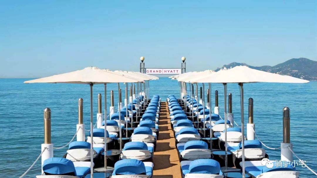 帆船酒店一晚上多少钱_帆船酒店里面_帆船酒店住一晚要多少人民币