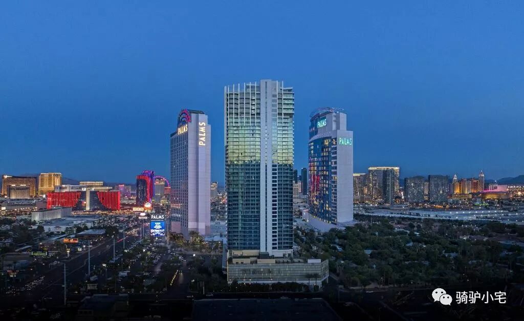 帆船酒店住一晚要多少人民币_帆船酒店里面_帆船酒店一晚上多少钱