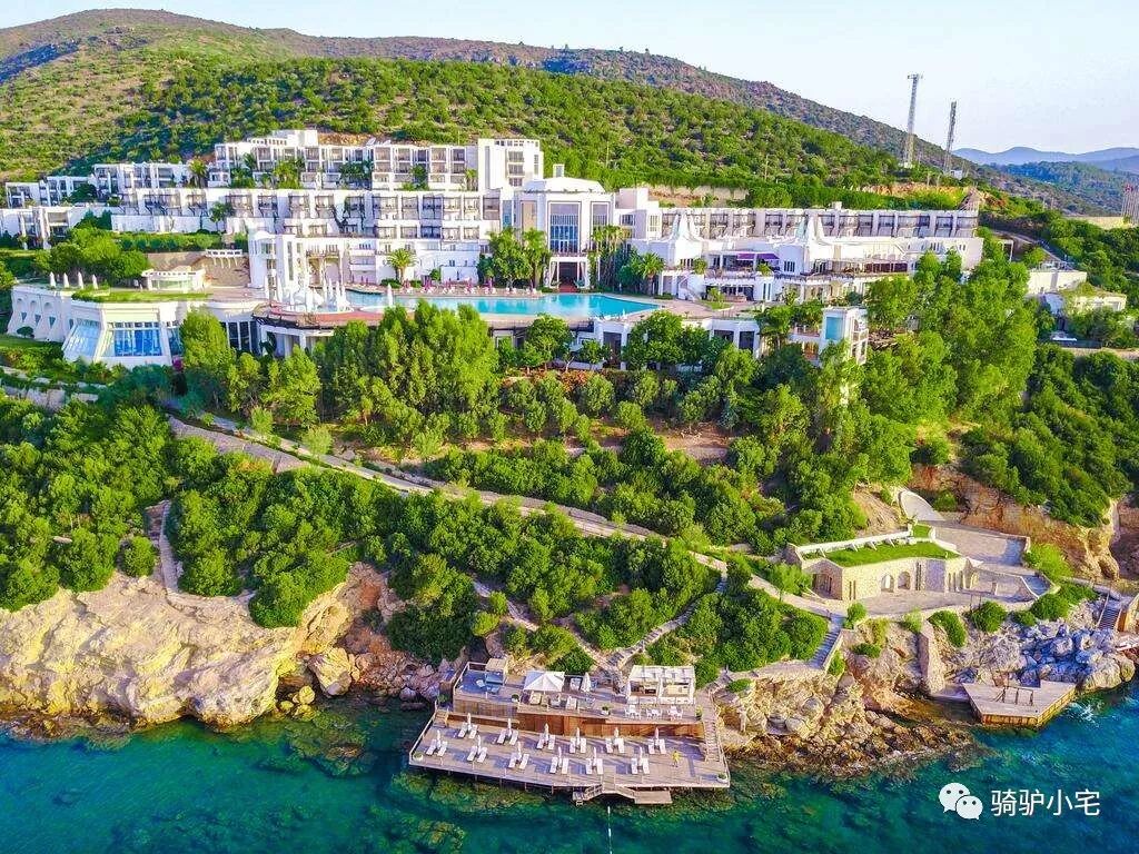 帆船酒店住一晚要多少人民币_帆船酒店里面_帆船酒店一晚上多少钱