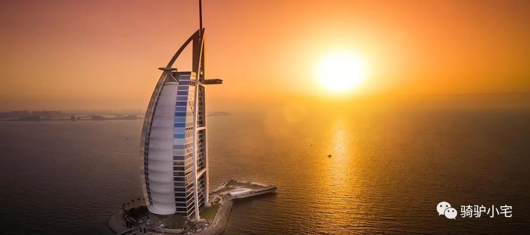 帆船酒店住一晚要多少人民币_帆船酒店里面_帆船酒店一晚上多少钱