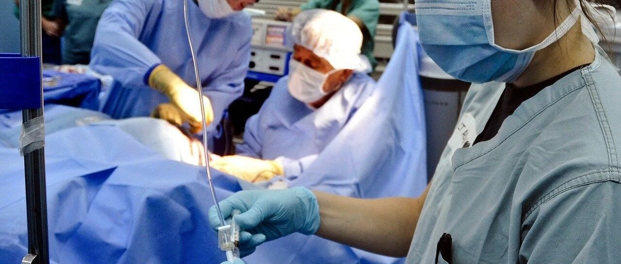 白岩松：医生为制度背黑锅，凭什么要求他们必须高尚！