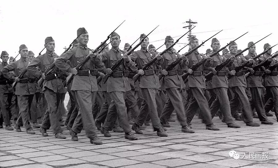 珍藏版历次天安门广场的阅兵影像