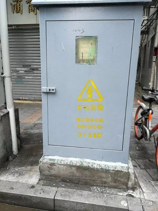 小李|【震惊】被50万伏的高压电击穿！小伙浑身焦黑肿胀，休克超29小时...