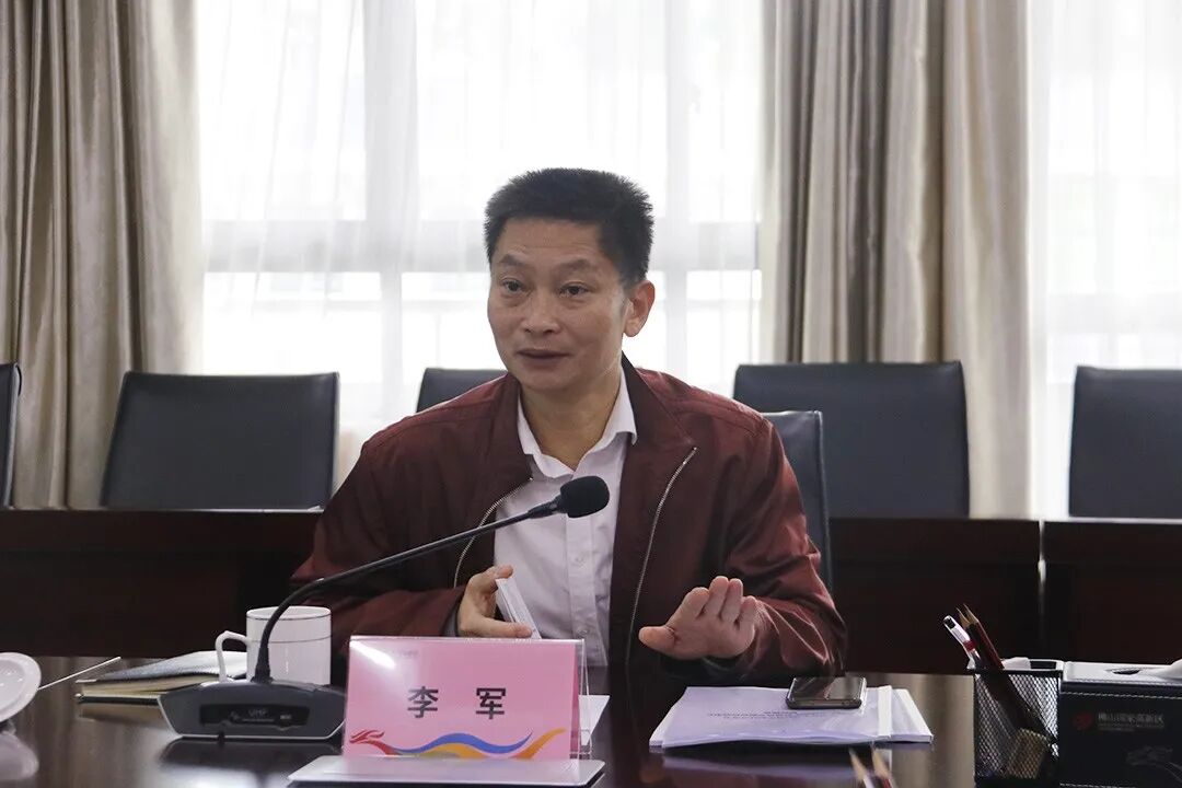 三水区代区长李军与管委会主任潘东生座谈交流高新区三水园工作